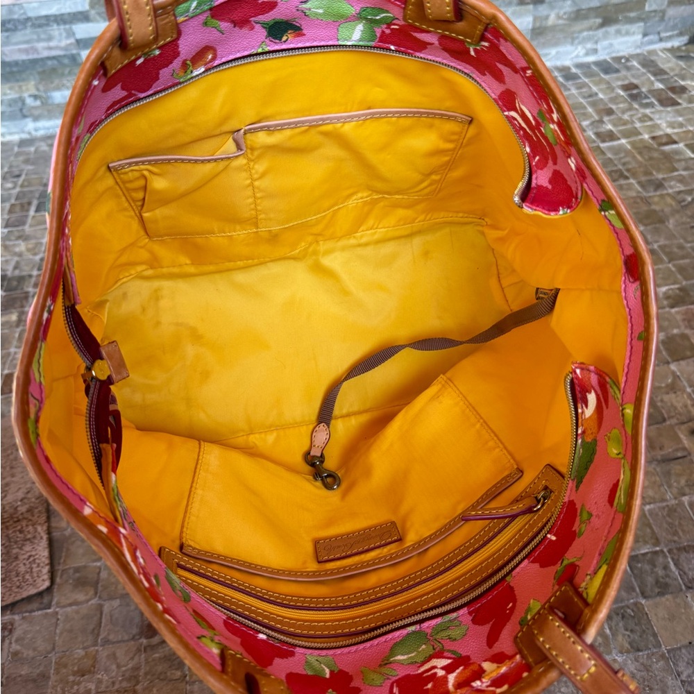 Dooney and Bourke shoulder bag with wallet (rare) - Picture 14 of 16